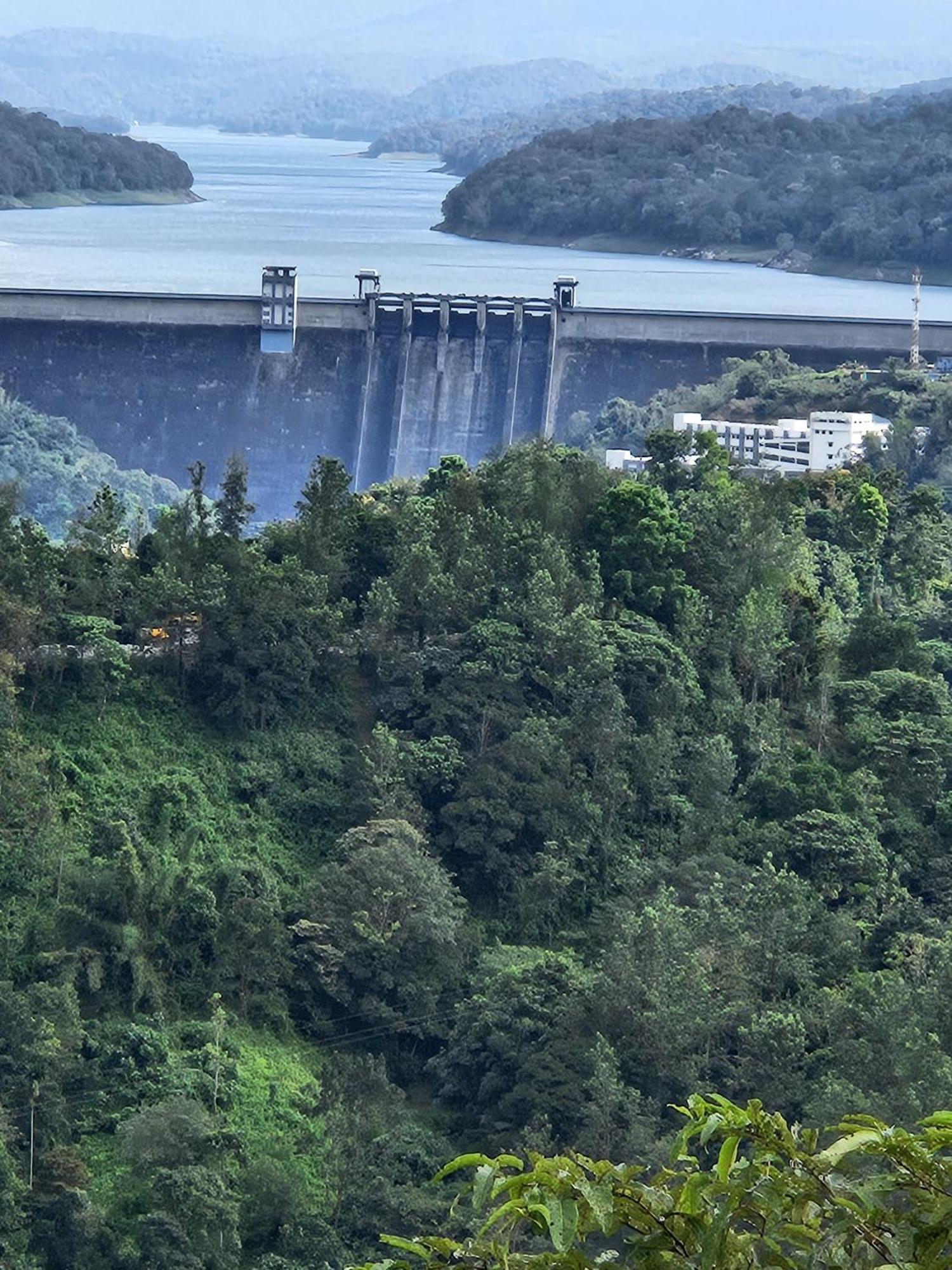 Idukki Dam View Resort ภายนอก รูปภาพ